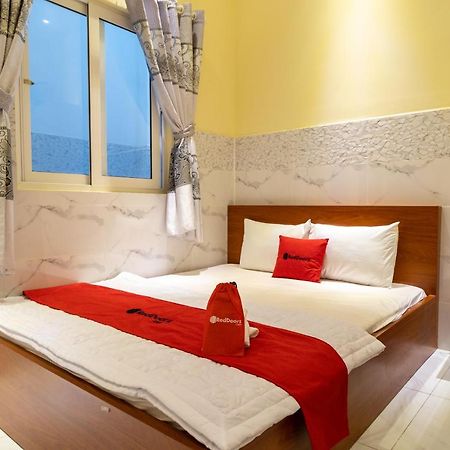 Hotel Reddoorz Near Etown 4 à Hô Chi Minh-Ville Extérieur photo