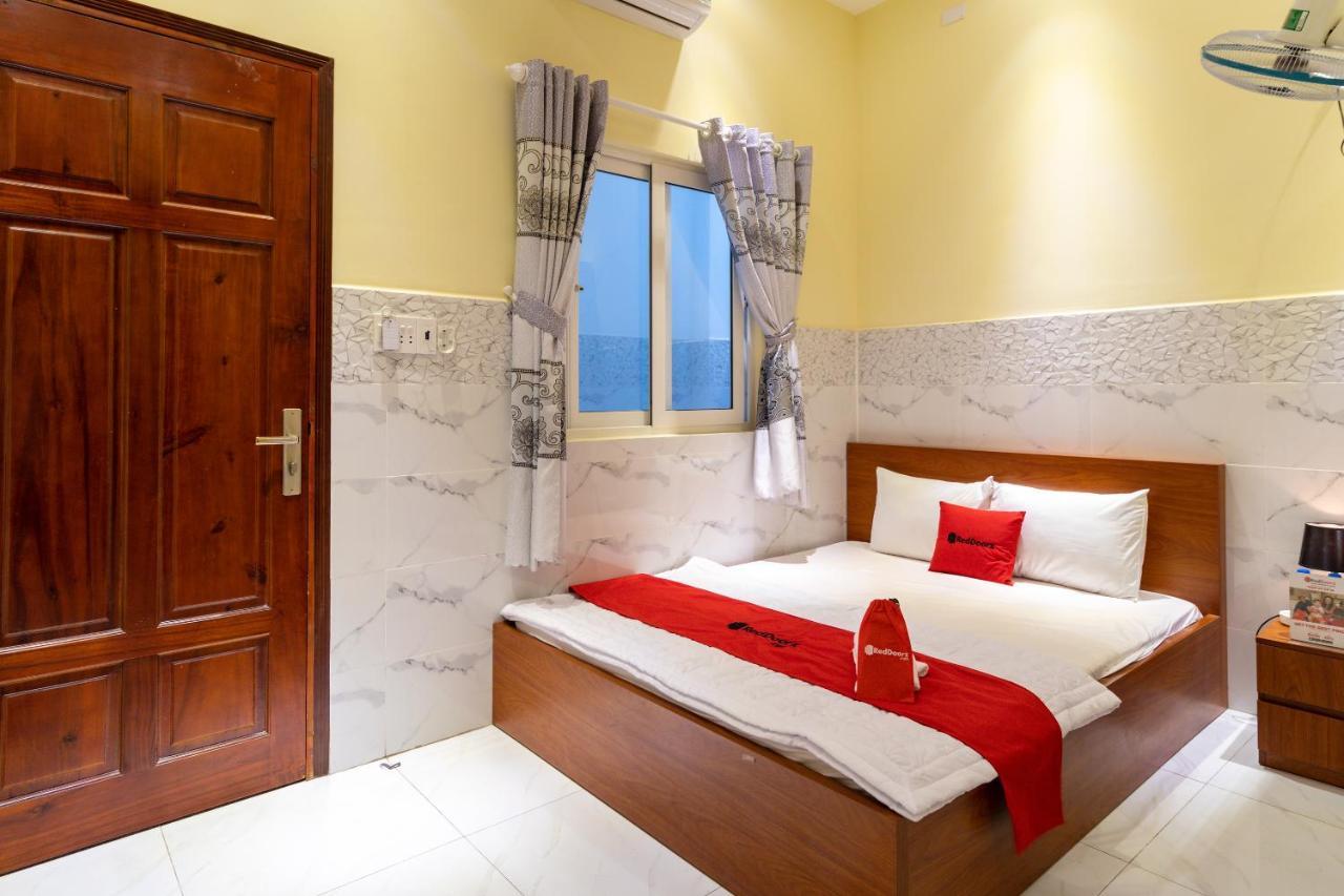 Hotel Reddoorz Near Etown 4 à Hô Chi Minh-Ville Extérieur photo
