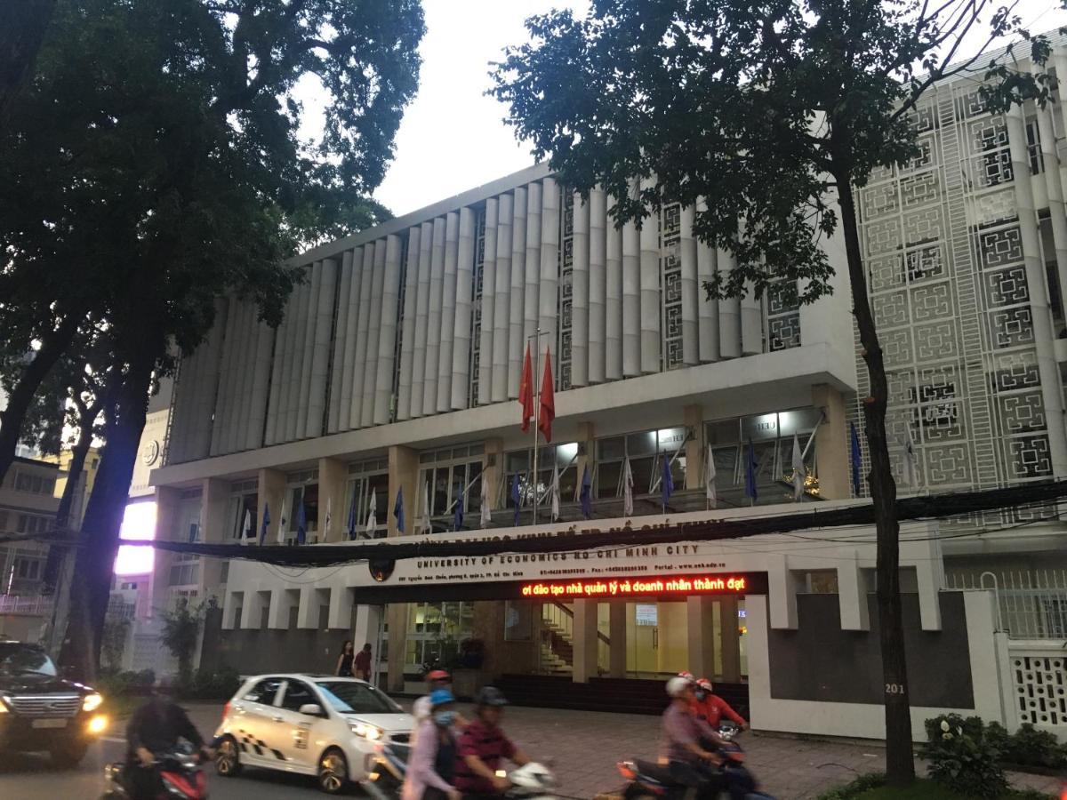 Hotel Reddoorz Near Etown 4 à Hô Chi Minh-Ville Extérieur photo